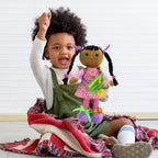 Muñeca educativa de piel oscura de 16" (13617)