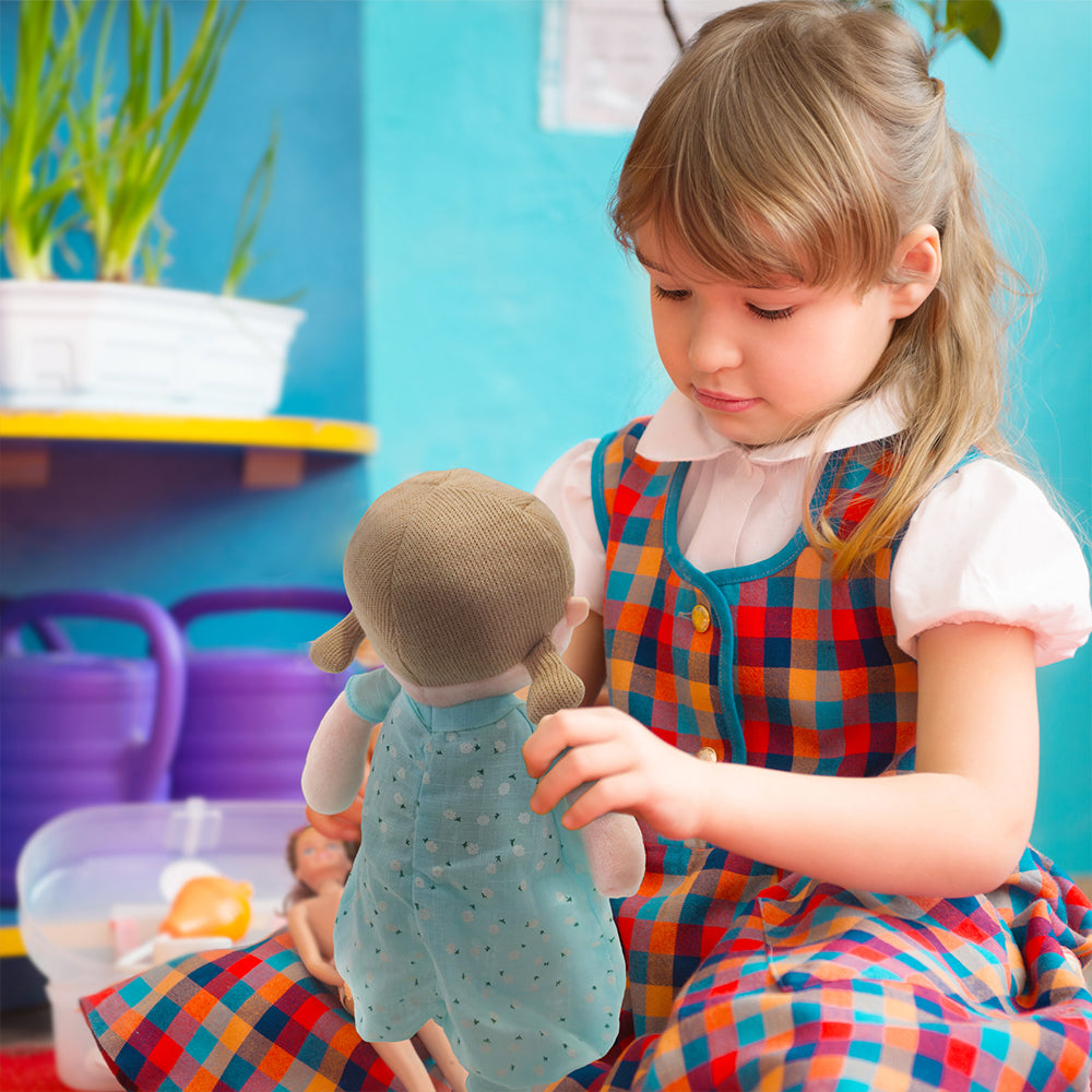 Muñeca de trapo Emily Baby de 14" en color azul menta (89835-2)